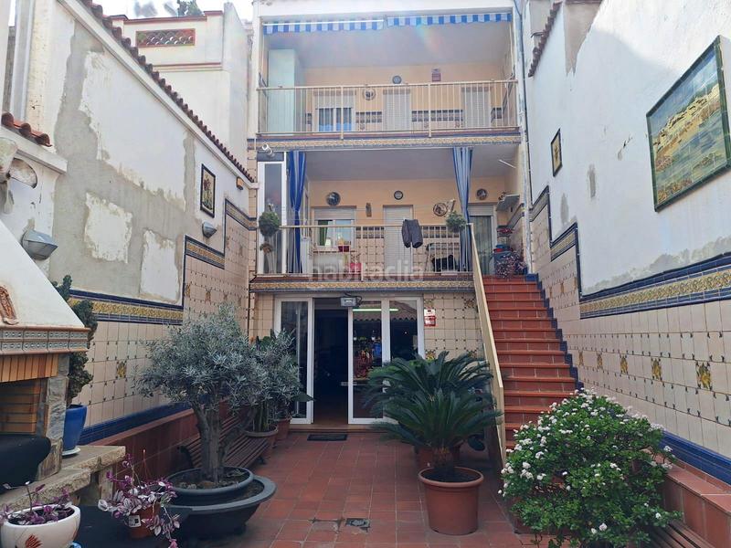 Foto e07c1b85-9ffb-406d-a062-ad6473dc0bdb. Casa amb aparcament a Centre Sabadell