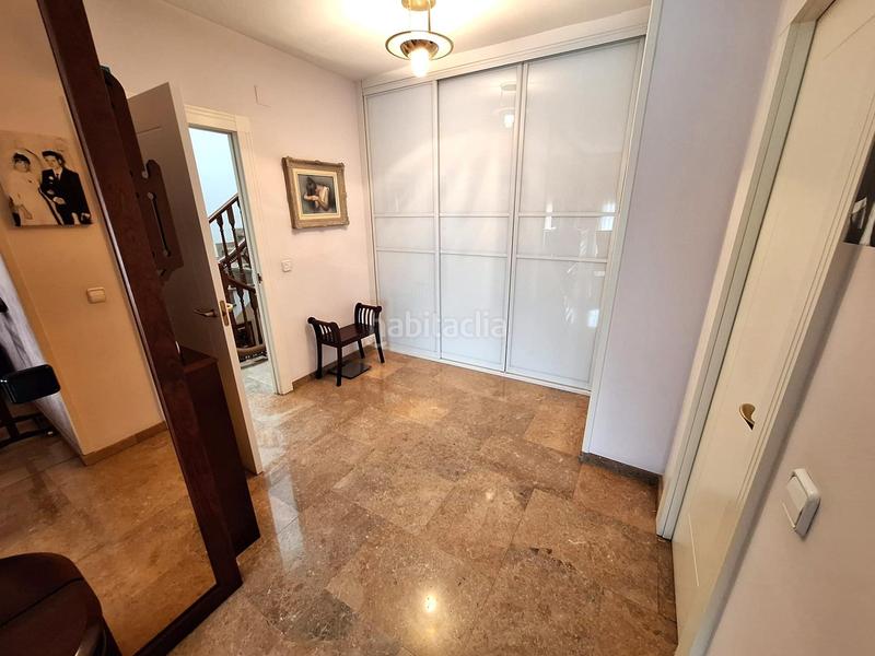 Foto f8130e7c-f2f5-42f3-8835-e117835a1af9. Casa amb aparcament a Centre Sabadell