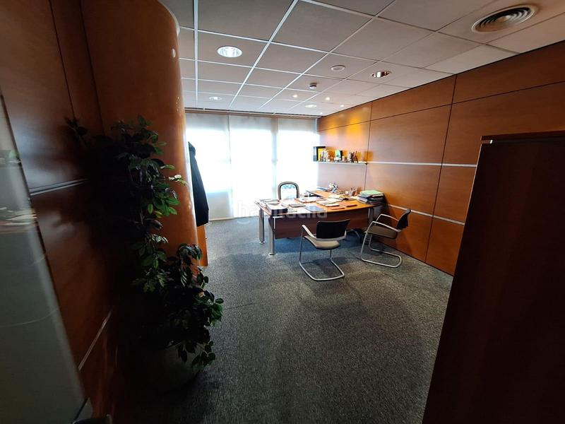 Foto e33b9a66-2373-426d-ae1b-d5ce7b2cb477. Oficina fantasticas oficinas en eix macià en Creu Alta Sabadell