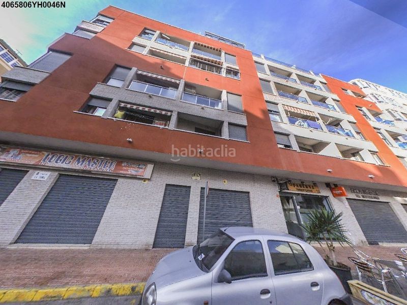 Foto ed54643a-b8ef-4356-b6fb-46f040f240f6. Pis a Antonio Machado Torrevieja