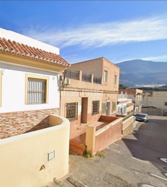 Foto dea73e86-7d06-475e-b96c-0b319d9a980d. Casa  de pueblo en Berja