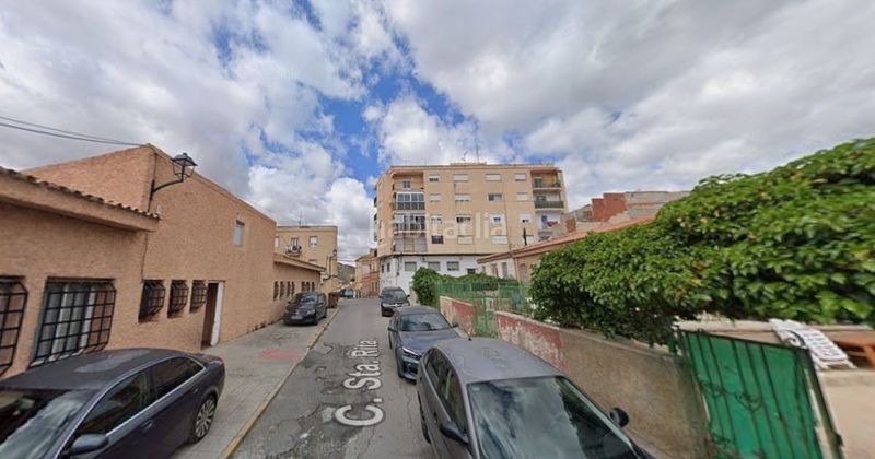 Foto 4334e2ac-7acf-443a-8729-79bb91bbe9df. House in Centro Elda