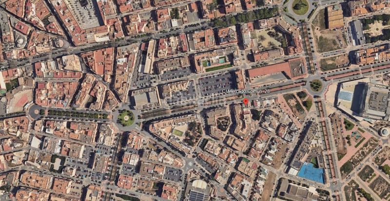 Foto bcdd16f5-61dc-4dd4-b994-972d5ae57867. Casa chalet okupado en Pabellón - Estación - El Corte Inglés Ejido (El)