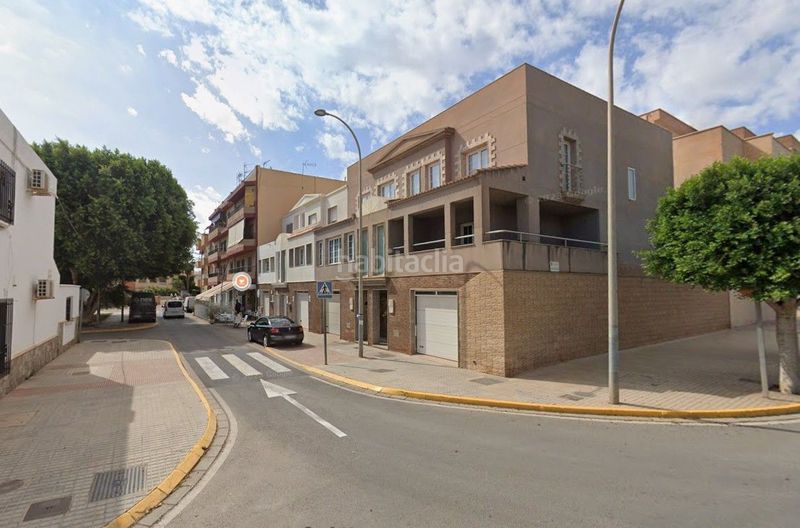 Foto c1cfcc24-cfbc-460f-a2cb-dc0e337c451d. Casa chalet okupado en Pabellón - Estación - El Corte Inglés Ejido (El)