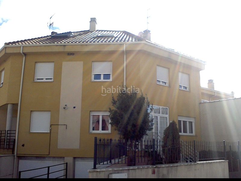 Foto a31f62c2-1ef0-4366-b92a-2a2cdeb7e8f8. Casa amb calefacció aparcament a Sahagún