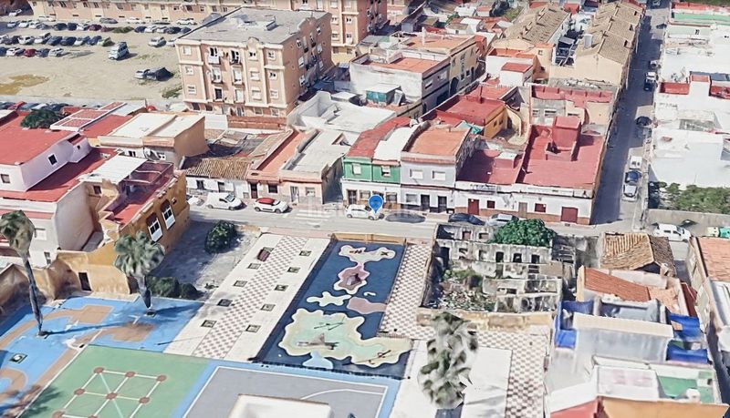 Foto c6330699-4b94-4e84-bb89-34bf6144f3f7. Casa a Santa Bárbara-Ciudad Deportiva Línea de la Concepción (La)