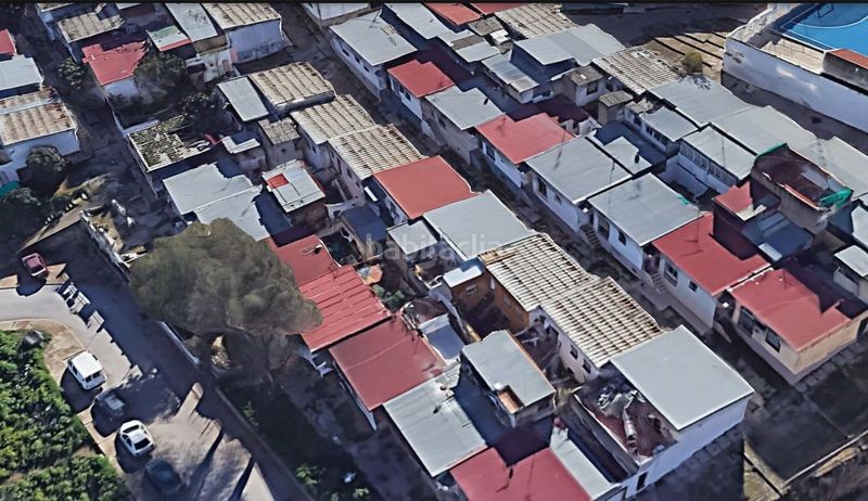 Foto be1fafb3-95e6-4dfd-89e1-0158e4fc08d5. Casa adossada a La Estación Badajoz
