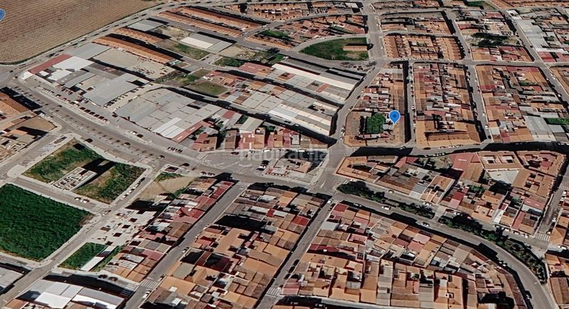 Foto ac4579ff-7572-4353-9308-514ac0a636f8. Casa adossada a Almendralejo