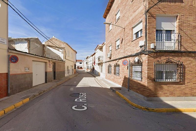 Foto 673b4999-4473-4eb1-b63a-eb4e2e274755. Casa amb aparcament a Herencia