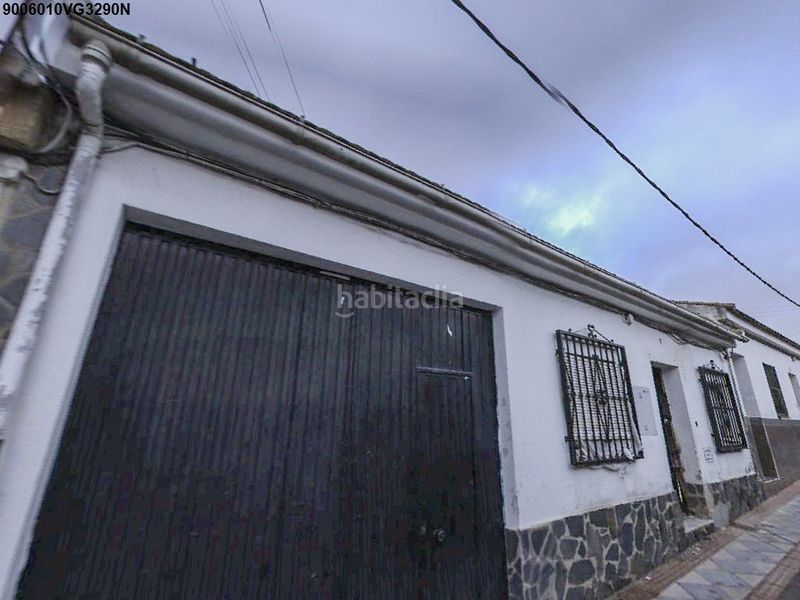 Foto 92f84a10-2d61-486a-9195-62170a0b69a7. Casa amb aparcament a Atarfe