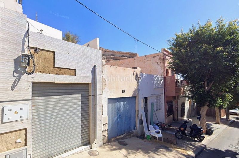 Foto b5b00d82-03a9-4085-926f-463bc939505d. Casa a La Chanca - Pescadería Almería