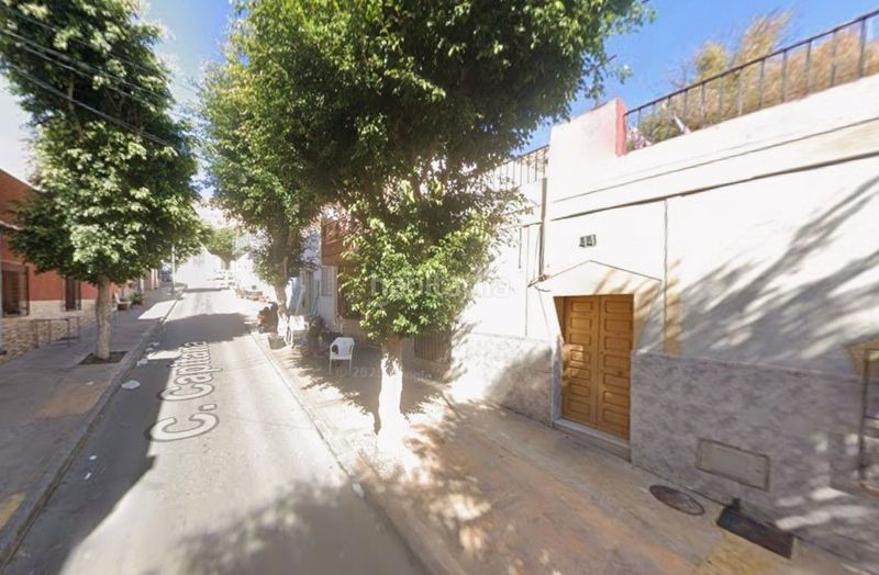 Foto ec61e01e-9969-493f-8e23-b58bb6e1a9f8. Casa a La Chanca - Pescadería Almería