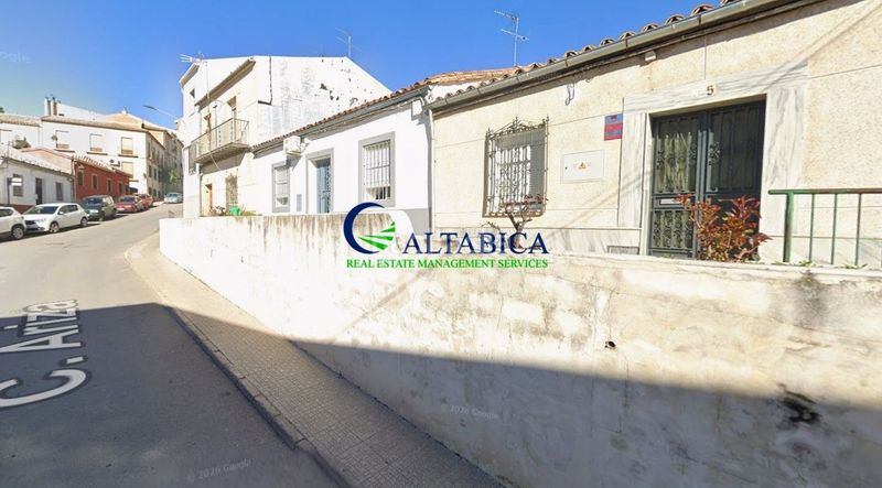 Foto 1b0a1df5-53af-47f1-bcd2-aa699182e621. Casa  de pueblo en Úbeda