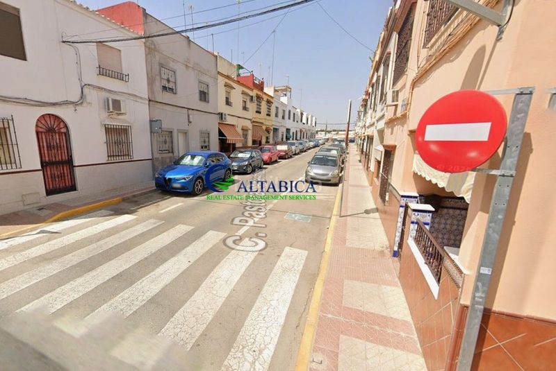 Foto bb487b5c-adc4-40ee-b9da-db339c7c626f. Casa a La Paz Alcalá de Guadaira
