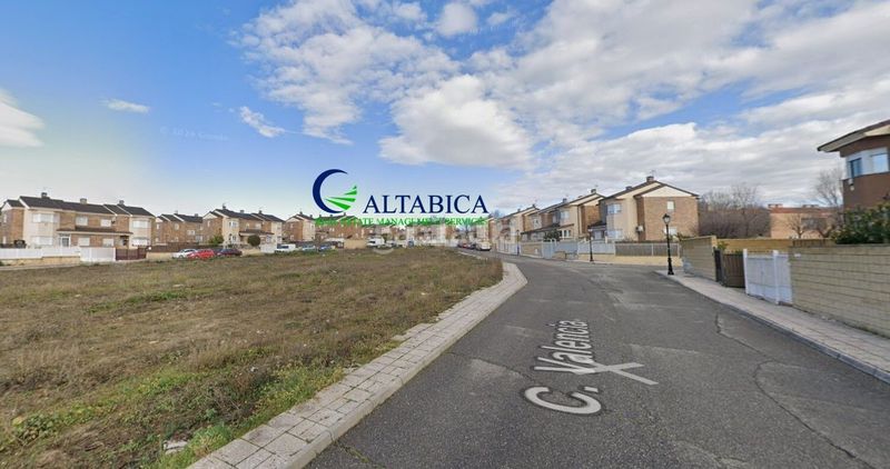 Foto 5ce11ec6-9105-48b7-8cd8-01f97acdb8c3. Casa adossada a Ugena