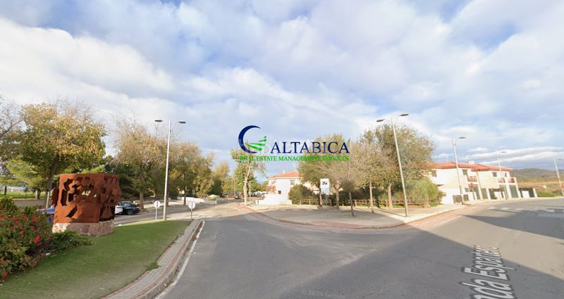 Foto f16e1f6b-536e-4ebb-8cac-545a977641ec. Casa in Mora