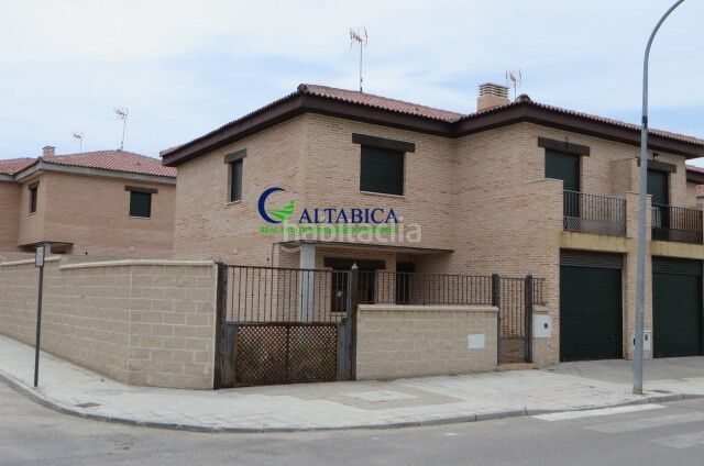 Foto 06c1e27e-6f1c-4141-a870-6d507996184f. Casa a Mora