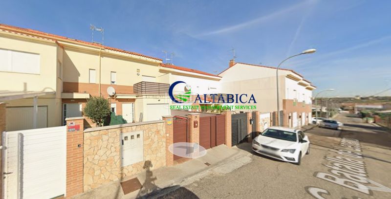 Foto cfdab2d0-3884-4cf0-9882-35bb87e6fc5c. Casa a Camarena