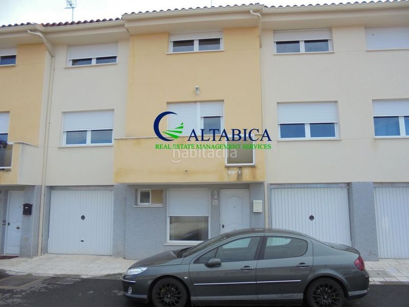 Foto e268fefa-9002-46f3-8b04-4460323960f9. Casa amb aparcament a Borox