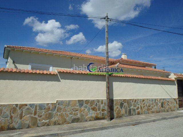 Foto f331cd70-e687-4ae6-b13e-692e8a7a370f. Casa in Méntrida