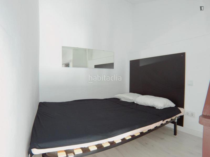 Foto 6014b3d8-966f-460e-80fe-adb66aae2821. Alquiler estudio en Valdeacederas Madrid