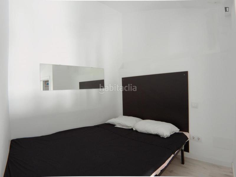 Foto 7fb99c8c-5bd9-4dc1-a4fe-72e3bebff689. Alquiler estudio en Valdeacederas Madrid