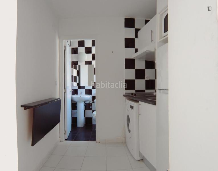 Foto 8457b1c8-3092-4b2e-9c66-e827dcc6ce8c. Alquiler estudio en Valdeacederas Madrid