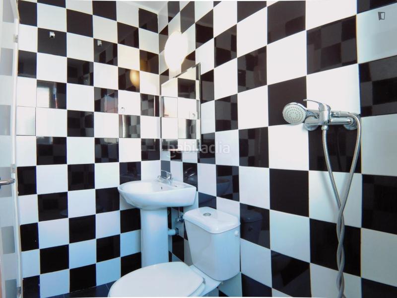 Foto d1168b97-1667-46bc-8542-3bd625bffb6e. Alquiler estudio en Valdeacederas Madrid