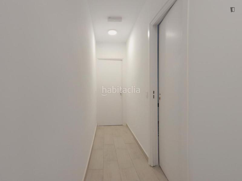 Foto a0cfffd6-72f2-4a7a-8f91-ec733901e631. Alquiler estudio en Berruguete Madrid