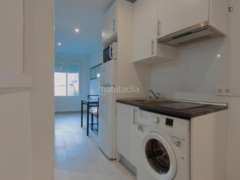 Foto 1d98423a-141d-4847-8eb7-7c0e7660e11c. Alquiler estudio en Berruguete Madrid