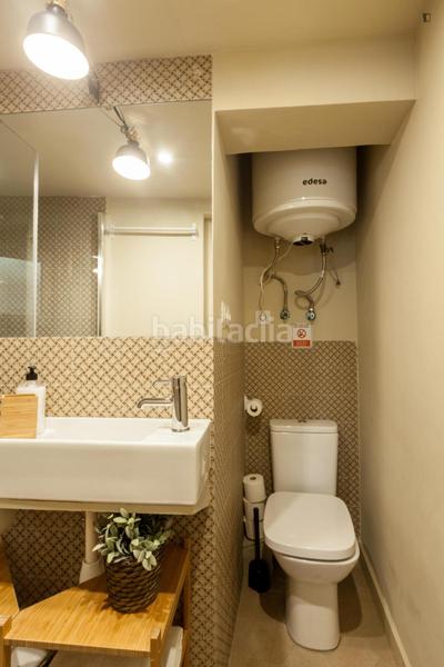 Foto f57eb969-a94e-45a9-a245-f8a48fe2fa84. Location studio avec chauffage dans Gòtic Barcelona