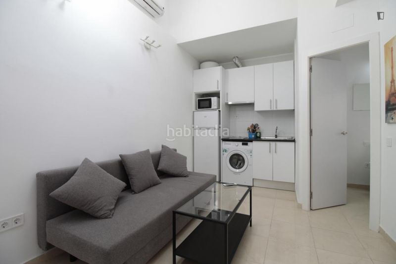 Foto 207f2630-de25-4850-9591-3821eb075aa3. Lloguer apartament a Zofío Madrid