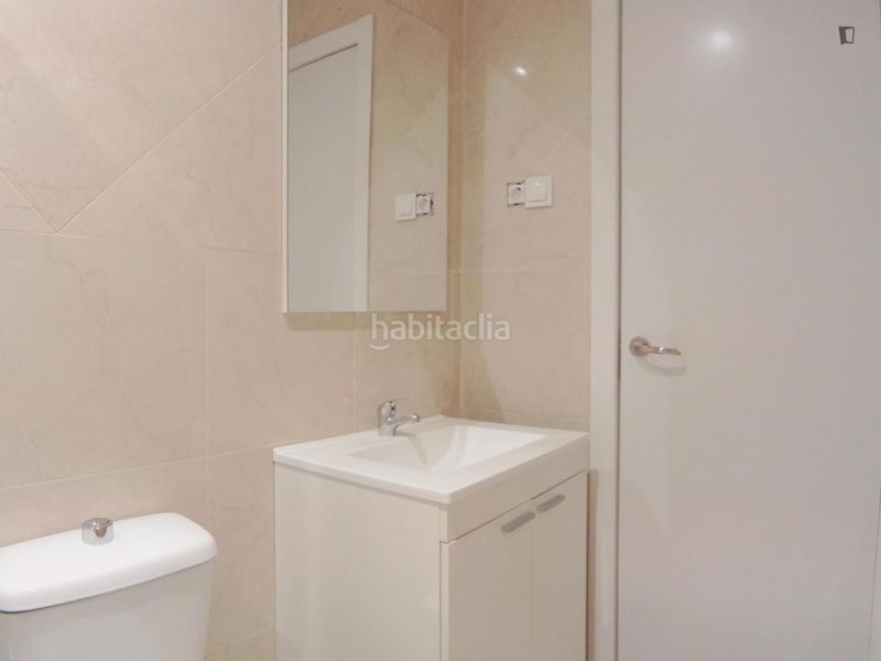 Foto 25cd3829-c2be-45f8-92f0-fe23a1427938. Lloguer apartament a Zofío Madrid