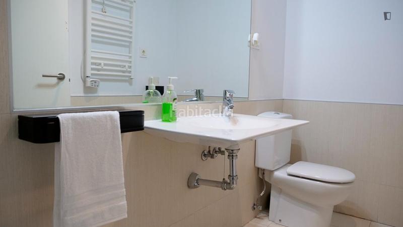Foto 6d7d1fb1-f128-496b-b554-86a93a1ae02f. Rent studio with heating in Virgen del Cortijo-Manoteras Madrid