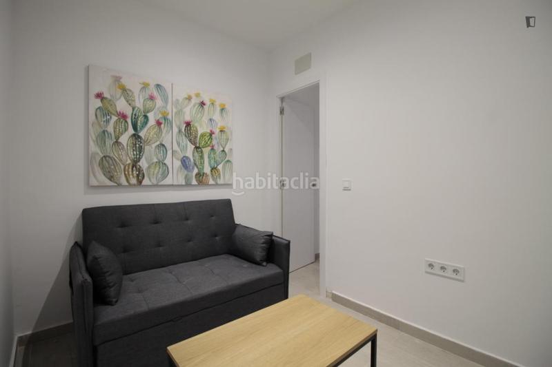Foto db8c33e7-e37a-45fd-afaf-27deb4c99b77. Lloguer apartament a Zofío Madrid