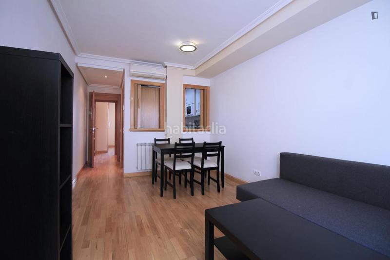 Foto 2d2016e9-f8cc-44cd-b53f-fbc772185e33. Alquiler apartamento en Valdeacederas Madrid