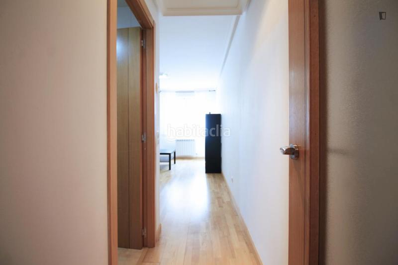 Foto 71ea9e0f-83e4-4b73-ad4f-e61f5ccbc2eb. Alquiler apartamento en Valdeacederas Madrid