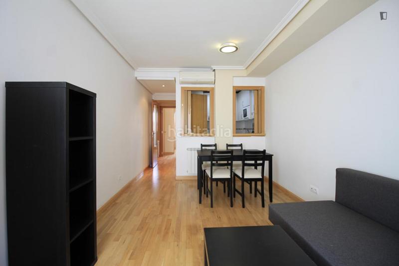Foto c7a21bfb-b5ed-4f5b-9918-4a35fbe37c64. Alquiler apartamento en Valdeacederas Madrid
