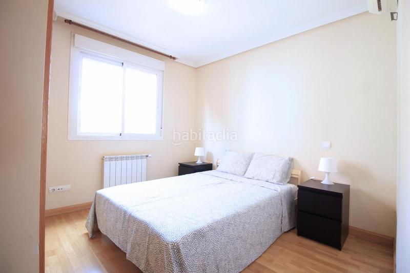 Foto d17818a7-56f2-49f9-aacf-d12a6f5900c2. Alquiler apartamento en Valdeacederas Madrid