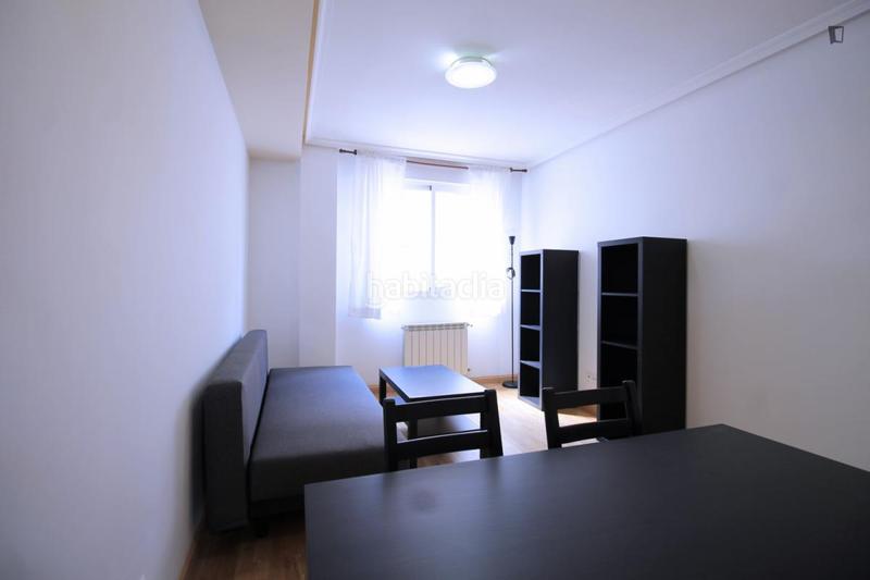 Foto ddbd1b11-7fec-47d3-9c99-4198a5063e84. Alquiler apartamento en Valdeacederas Madrid