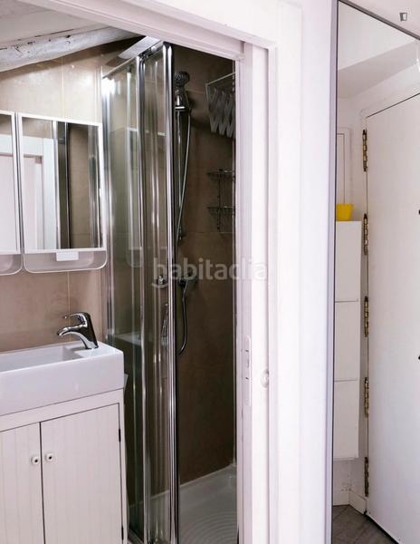 Foto d93d8f53-97c4-4259-ae56-a0429543f9d4. Alquiler estudio en Embajadores-Lavapiés Madrid