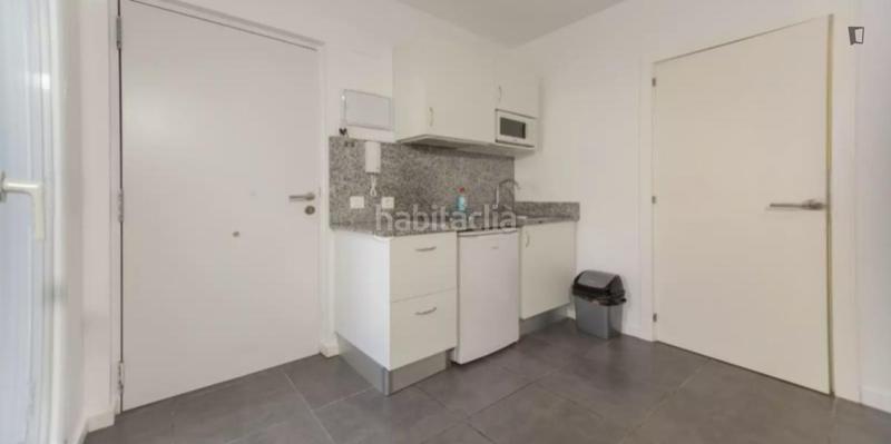 Foto 65a4703e-3fdc-4128-a987-e596a000d4d4. Rent studio with heating in Barrio Benicalap Valencia
