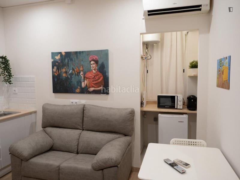 Foto 202f05c2-92d8-474d-b2c6-c64efbb4ce64. Alquiler estudio en Dreta de l´Eixample Barcelona