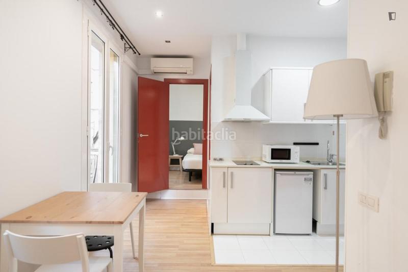 Foto e3fc34c7-cfbf-48e4-8b48-5f3b56e6c048. Alquiler apartamento en Barceloneta Barcelona