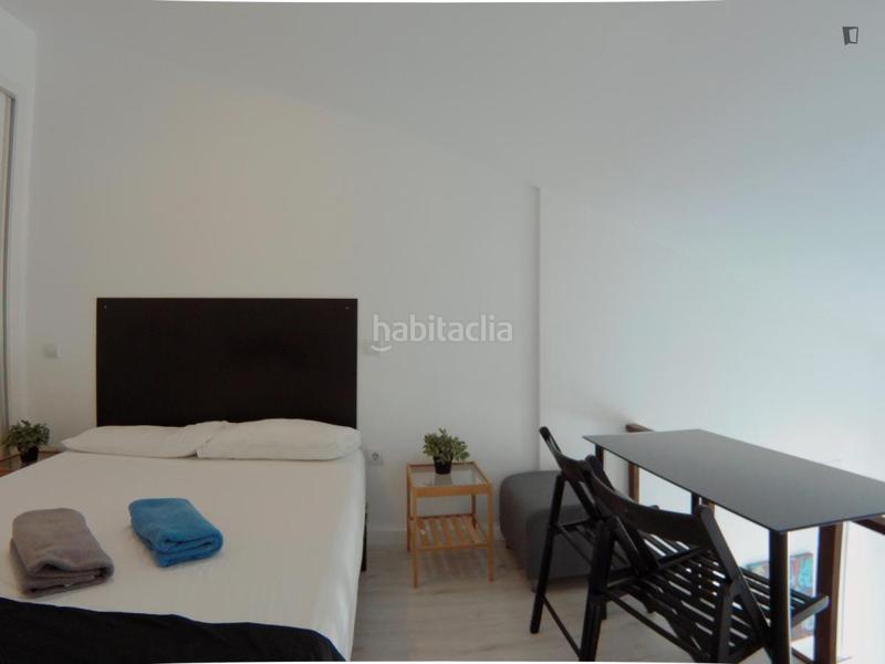 Foto 7555631a-a840-4a92-9a9e-76b5e8d90fea. Alquiler estudio en Valdeacederas Madrid