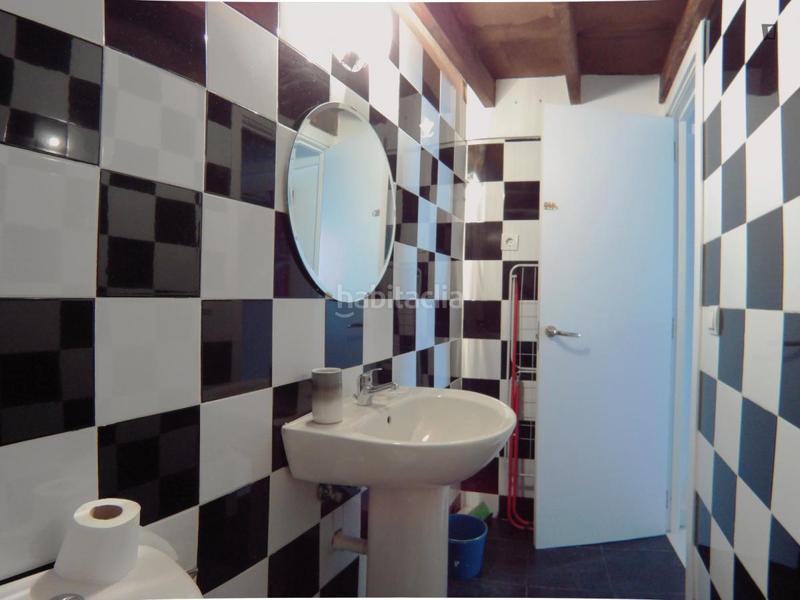 Foto 083ba22e-20f2-4df7-a336-28e374e37f8c. Rent studio with heating in Valdeacederas Madrid