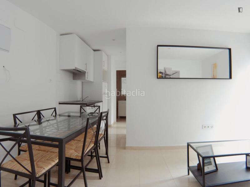 Foto f05e1823-699d-4c62-8272-4a3d0d443cb1. Lloguer apartament a Zofío Madrid