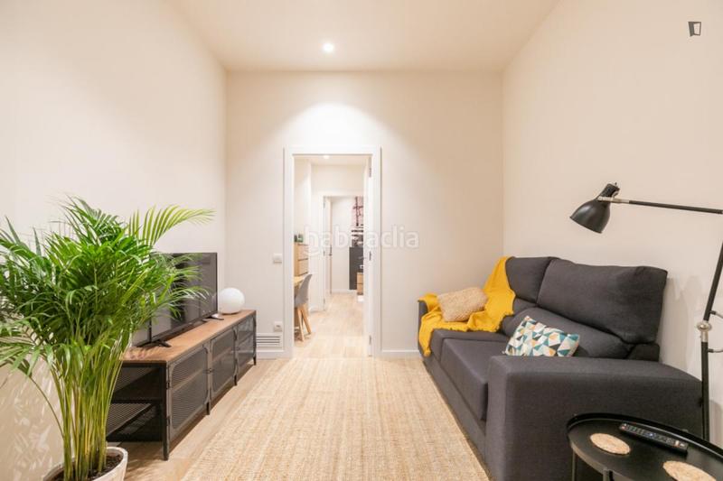 Foto 331c94b1-7af5-4e2c-b9dd-44d2544f21f6. Lloguer apartament a El Camp de l´Arpa del Clot Barcelona