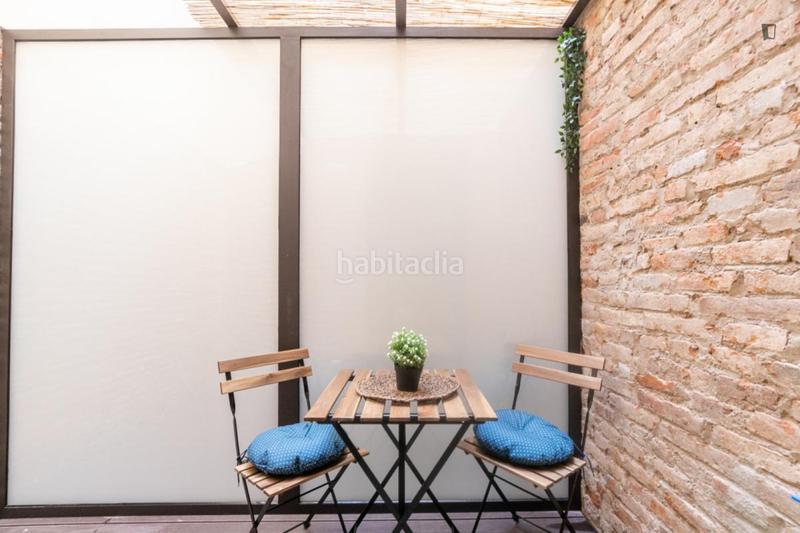 Foto eea5eaf4-a697-4f40-9203-9473a0ee14ed. Lloguer apartament a El Camp de l´Arpa del Clot Barcelona