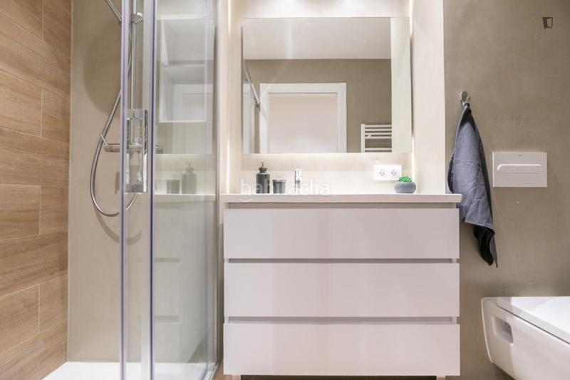 Foto 65ad6e14-7bcc-479b-ae00-87896ad8b896. Alquiler apartamento en El Camp de l´Arpa del Clot Barcelona